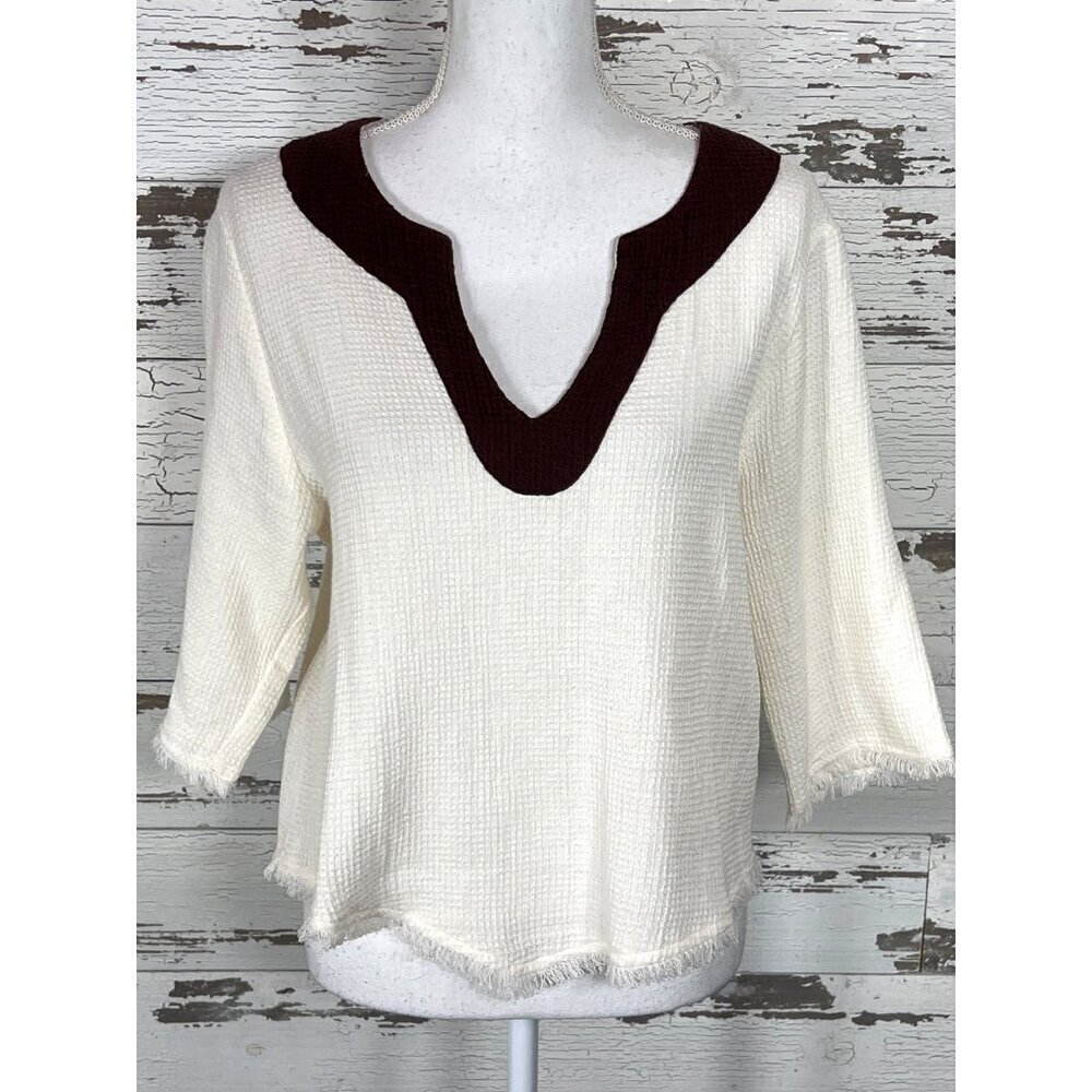 GIMAGUAS Waffle Knit Top V-neck White Size M NWOT